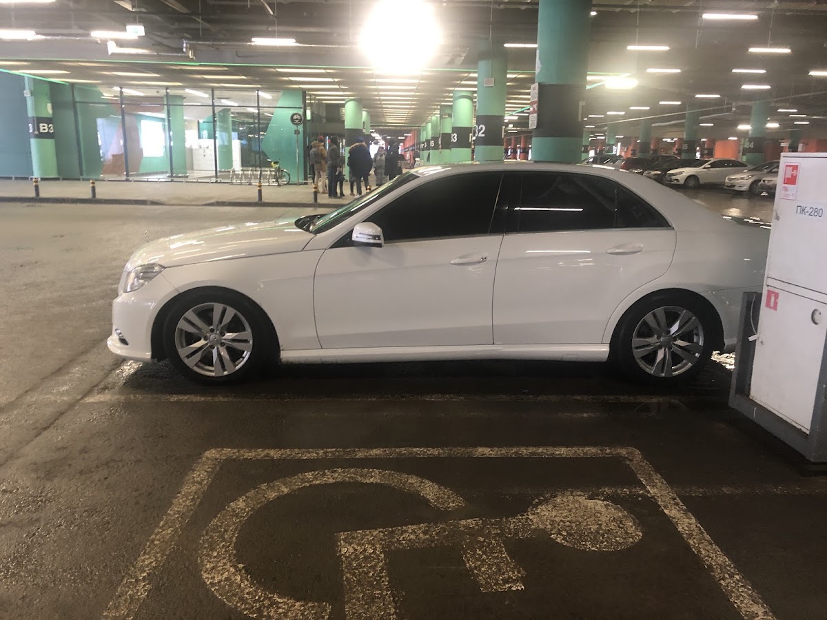 Mercedes E
