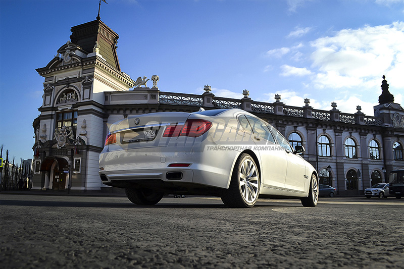 BMW 7 series — кадр 5 из 8