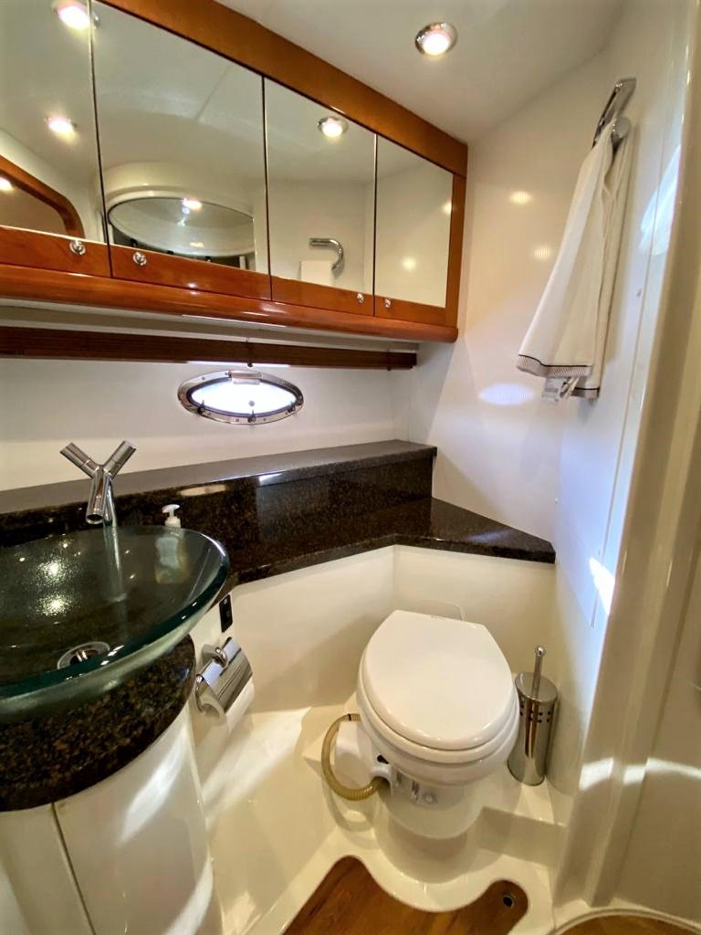 Яхта "Sunseeker Portofino 53"