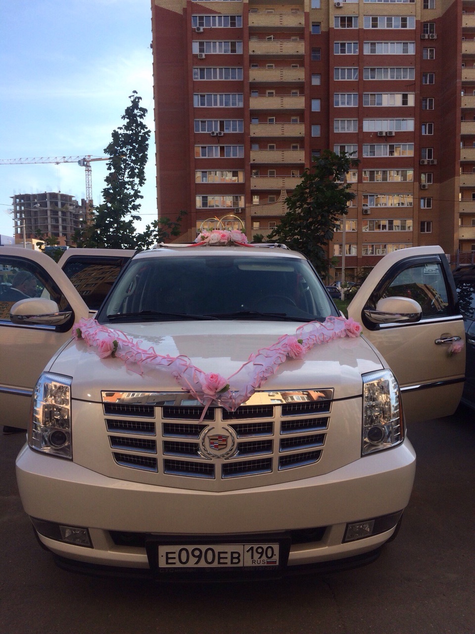 Cadillac Escalade III Platinum — кадр 3 из 7