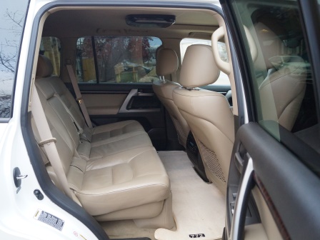 Toyota Land Cruiser 200 — кадр 3 из 3