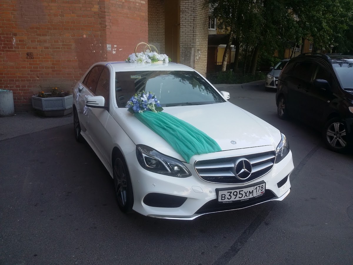 Mercedes-Benz E-212