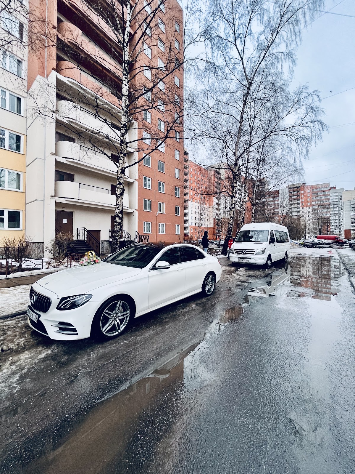 Кортеж из автомобилей Мерседес — кадр 5 из 9