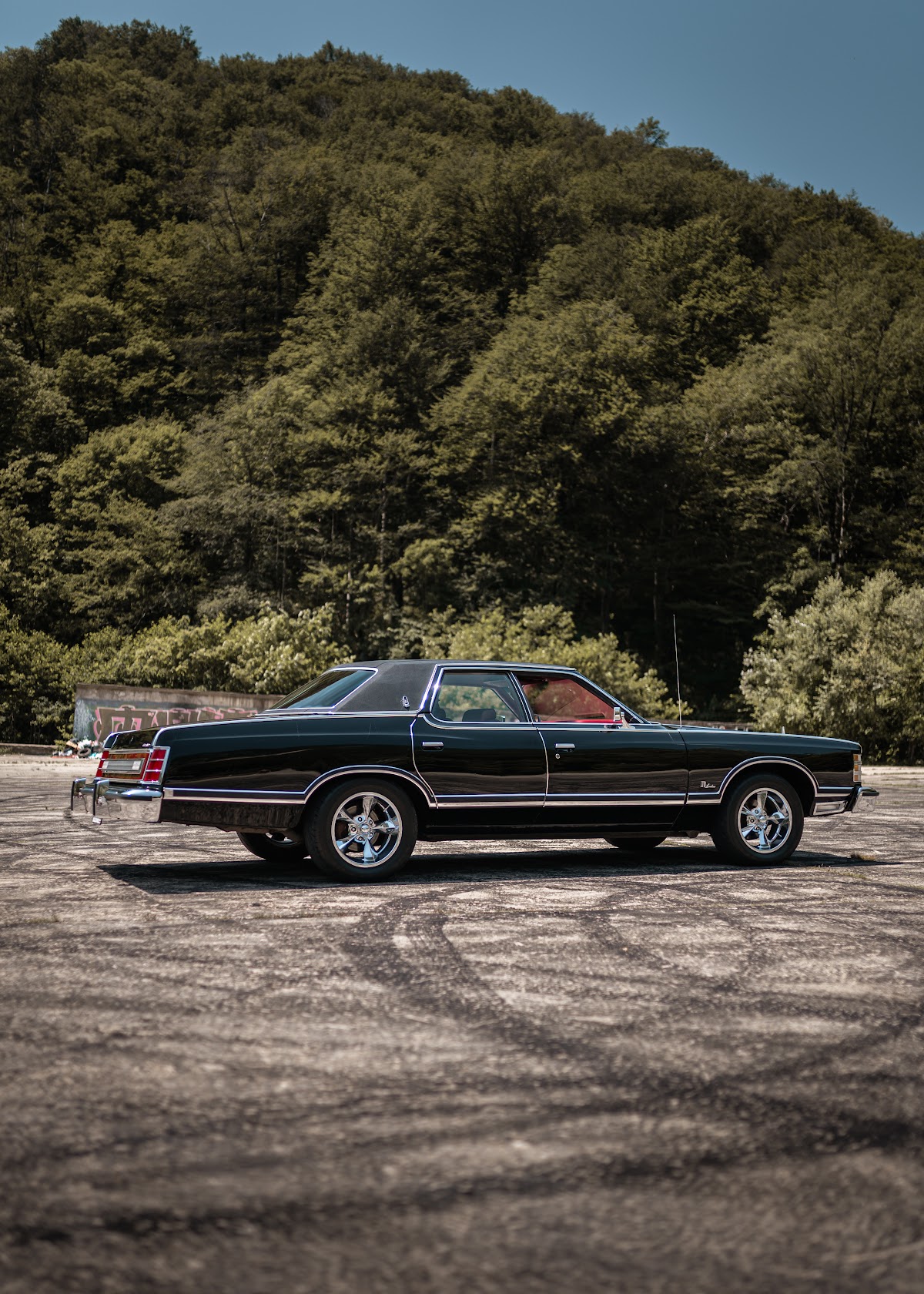 Ford LTD Landau 1976 — кадр 3 из 7