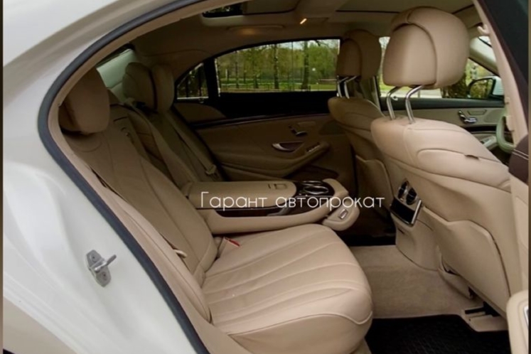 Mercedes Benz S-class 222
