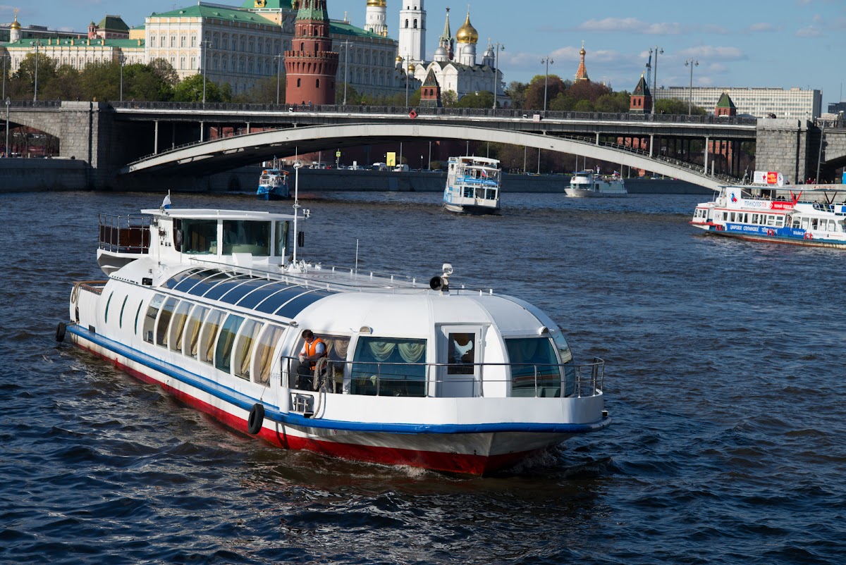 Теплоход «Гнездо Глухаря»