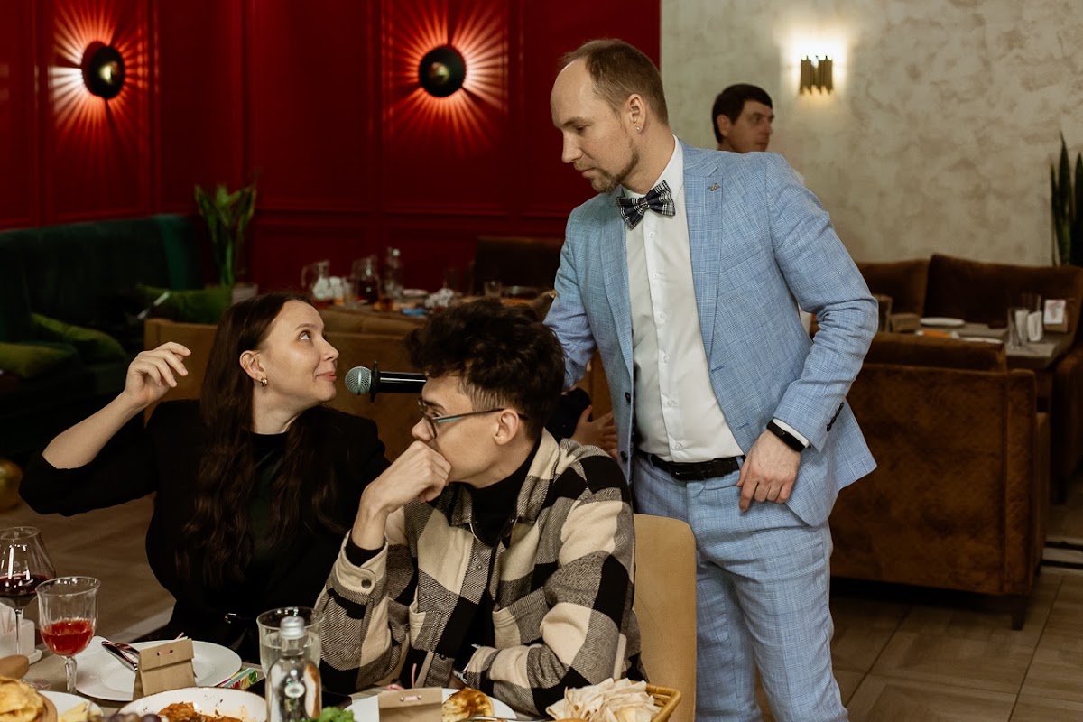 Годовасие Элины
