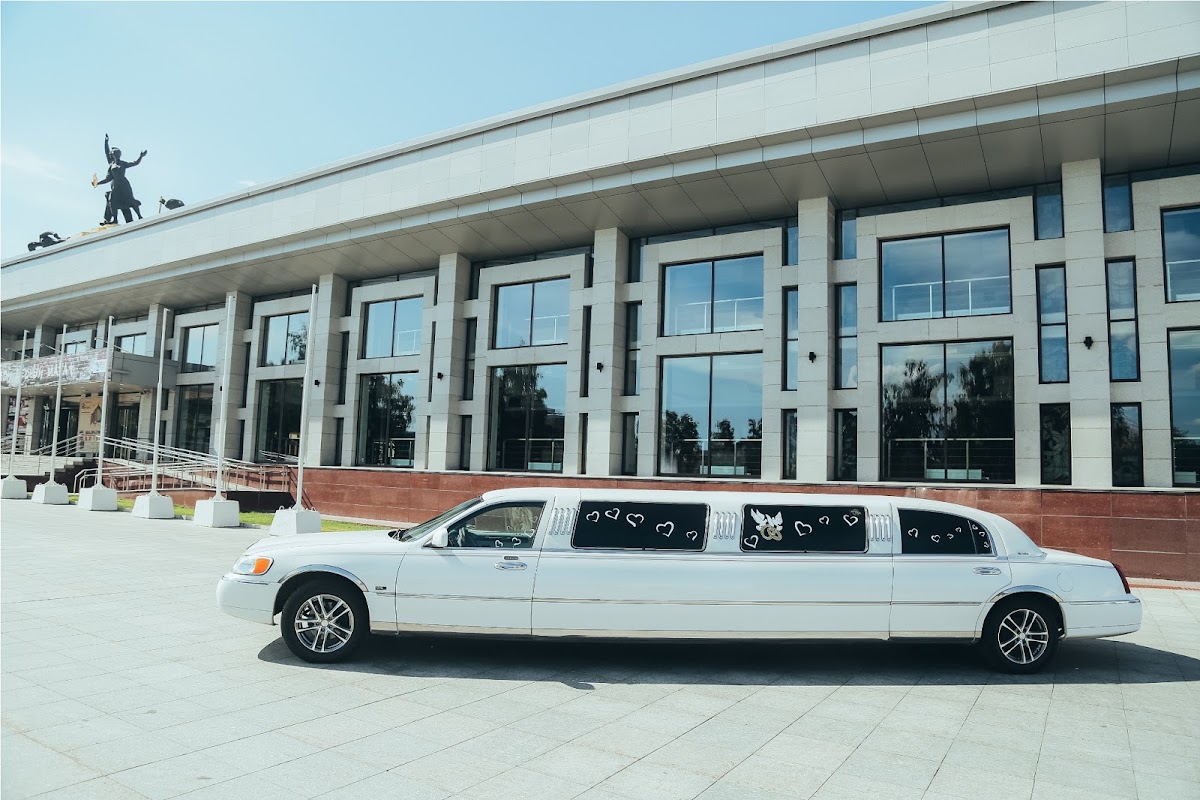 Lincoln Town Car — кадр 2 из 6
