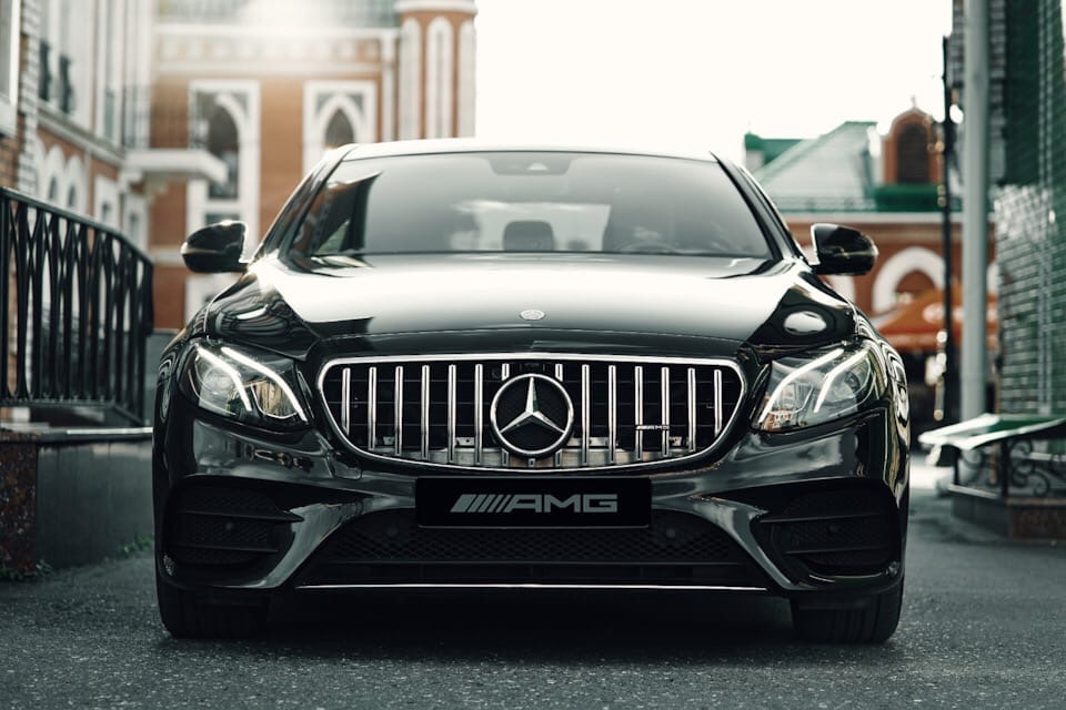 Mercedes E213 черный — кадр 2 из 6