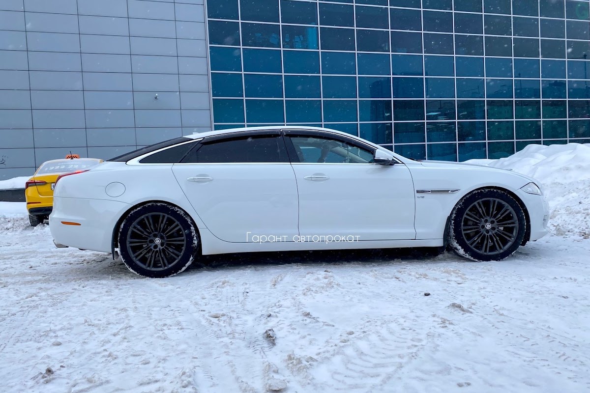 JAGUAR XJ