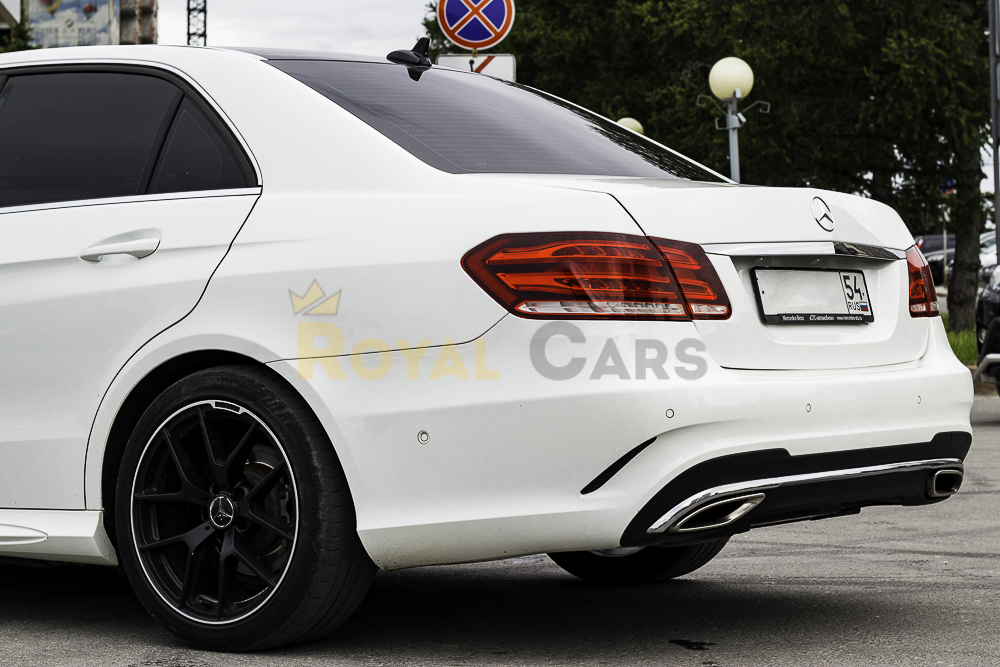 Mercedes-Benz E-class W212 AMG белый