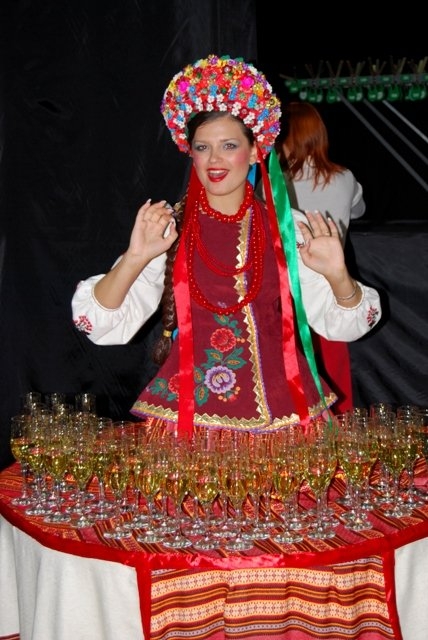 Живой стол, Леди фуршет