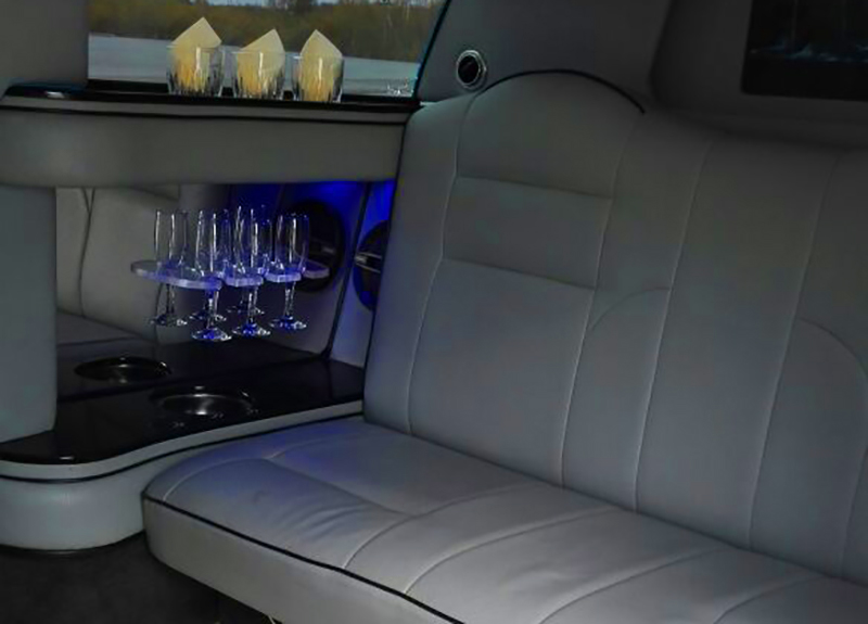 Crysler 300C в стиле RR (6+1 место) — кадр 4 из 8