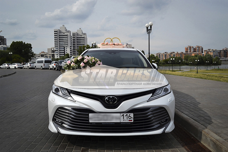 Toyota Camry v70