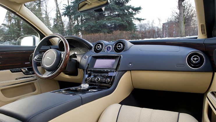 Ягуар XJ