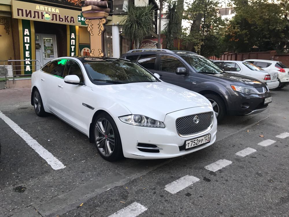 Jaguar XJ Long — кадр 2 из 5