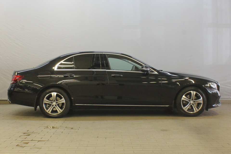 Mercedes E-Class — кадр 2 из 5