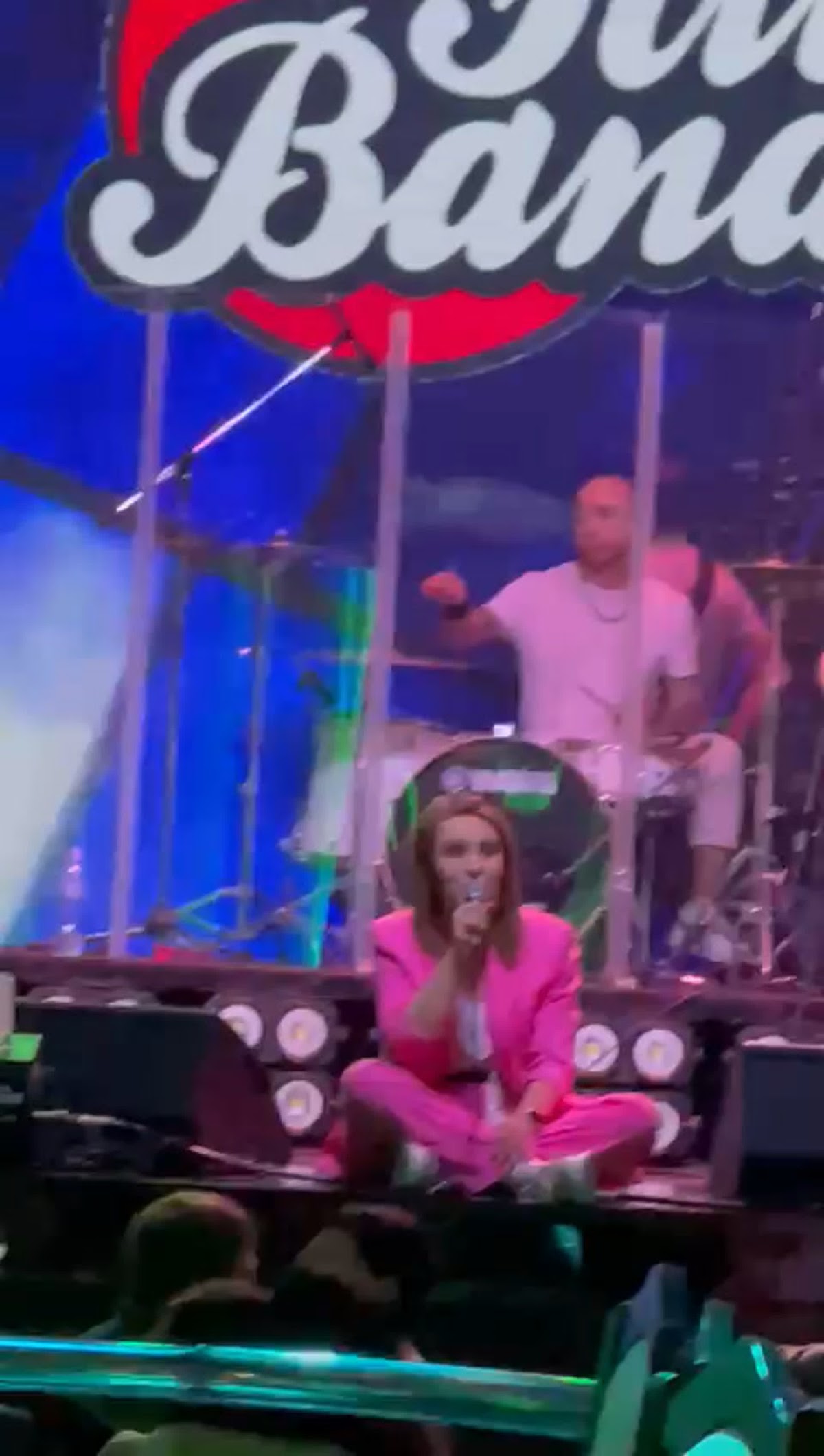 Видео