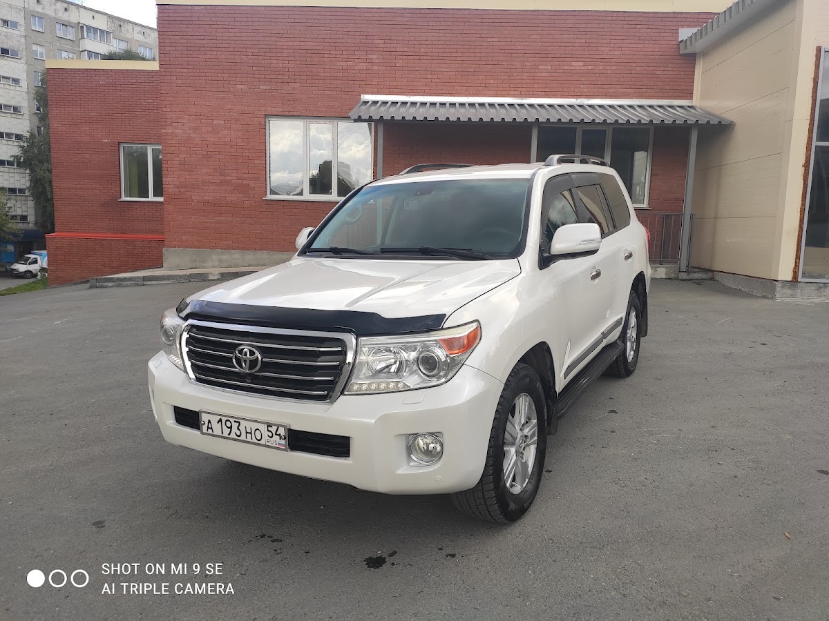 Toyota Land Cruiser 200