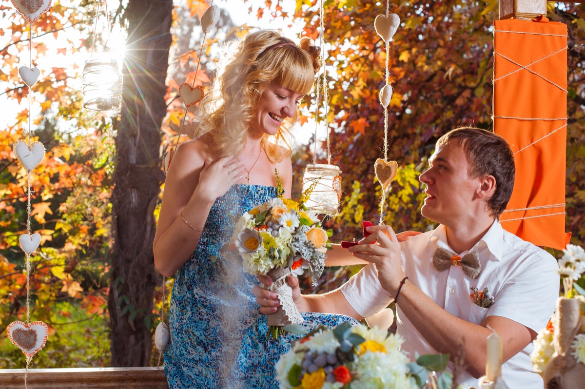 Осеннее Love story Станислав и Татьяна, декорации в стиле Рустик