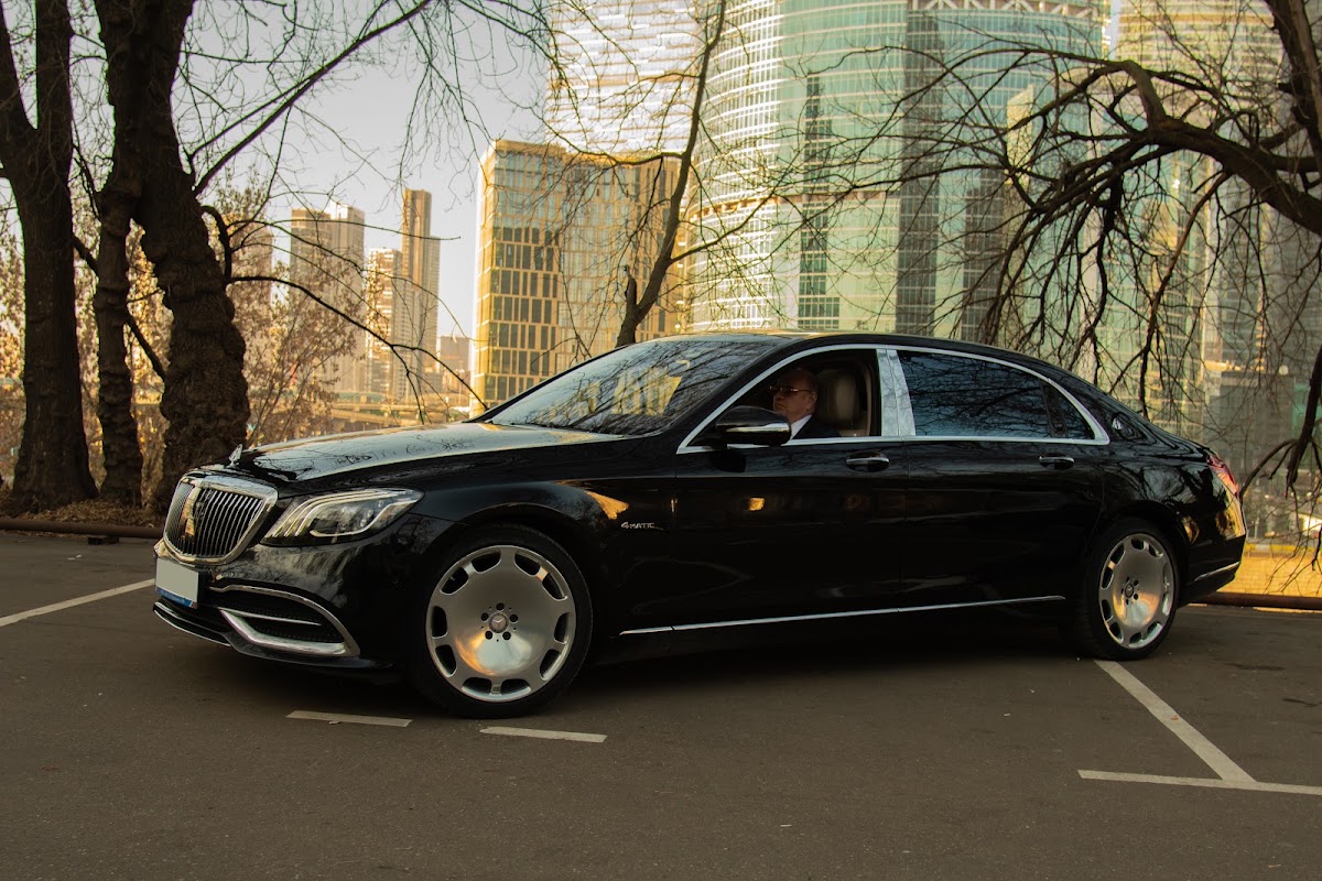 Maybach S560 — кадр 3 из 8