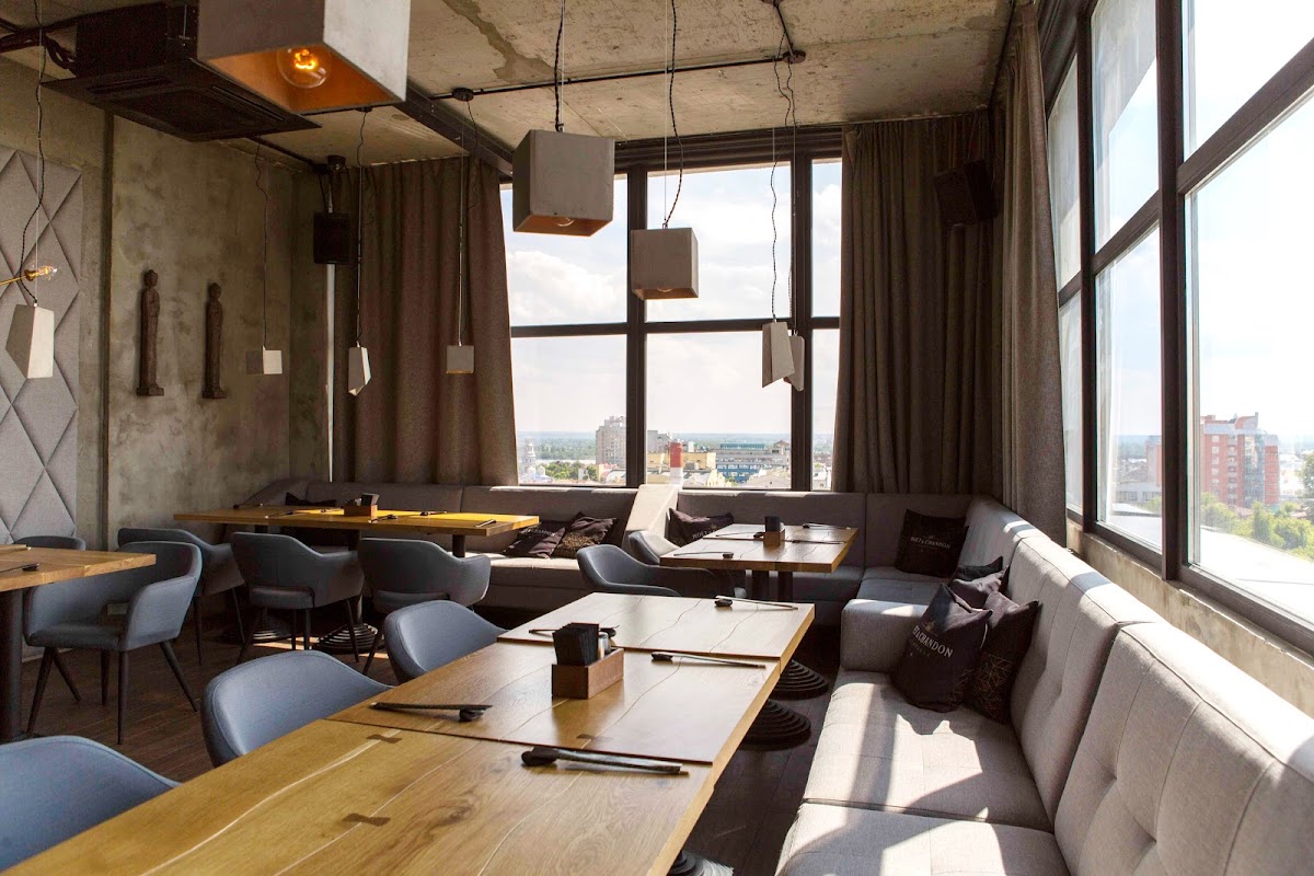 Зал Sky Bar