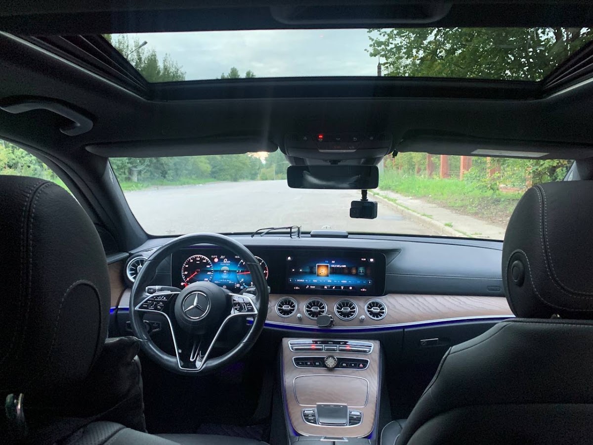 Mercedes E-Class — кадр 4 из 7