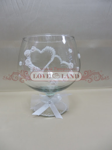 Чаши породнения с лепкой ручной работы.
