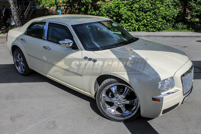 Chrysler 300C 1st generation