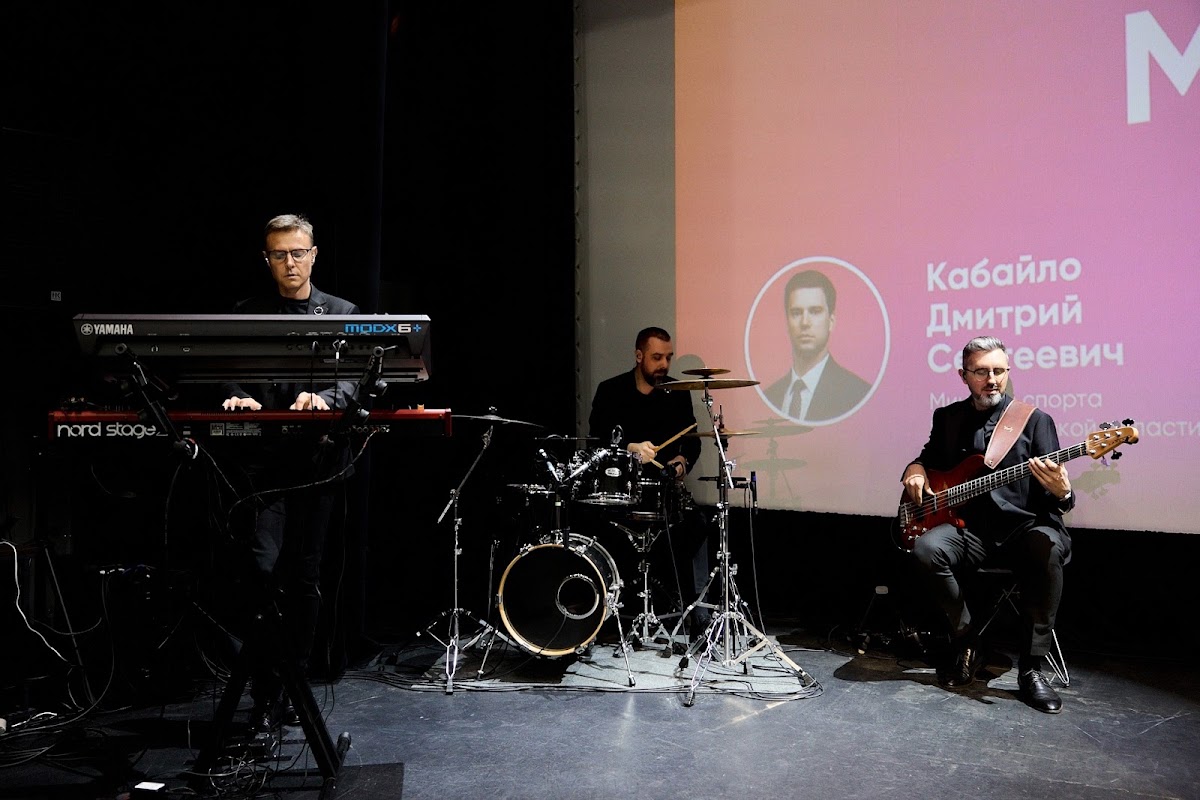 Инструментальная программа в рамках проекта "Женское лидерство" кавер-группы Funkeys Music Band Нижний Новгород