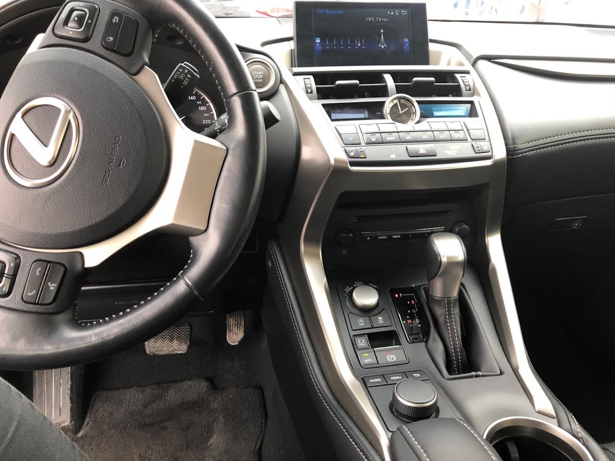 Lexus NX 200 — кадр 2 из 2