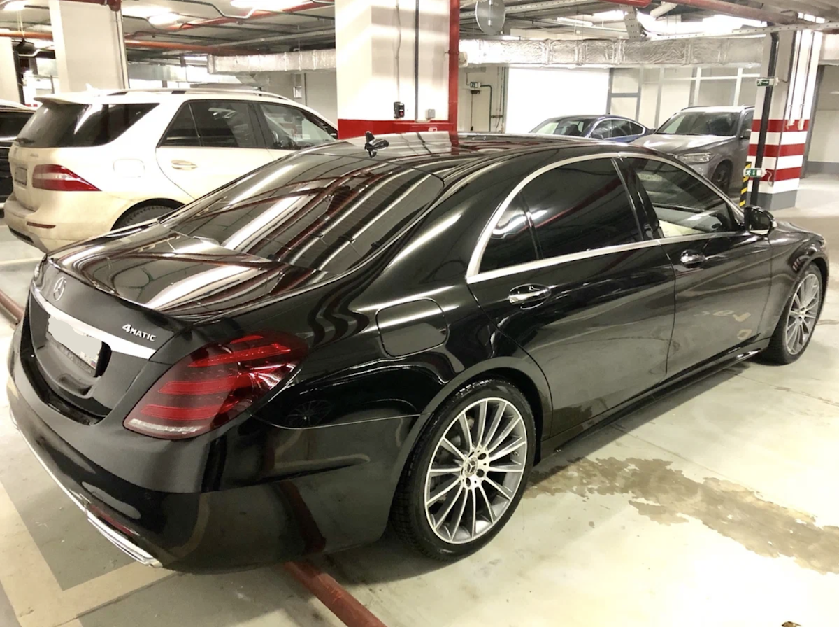 Mercedes S500 (w222) РЕСТАЙЛИНГ черный на светлом салоне — кадр 2 из 4