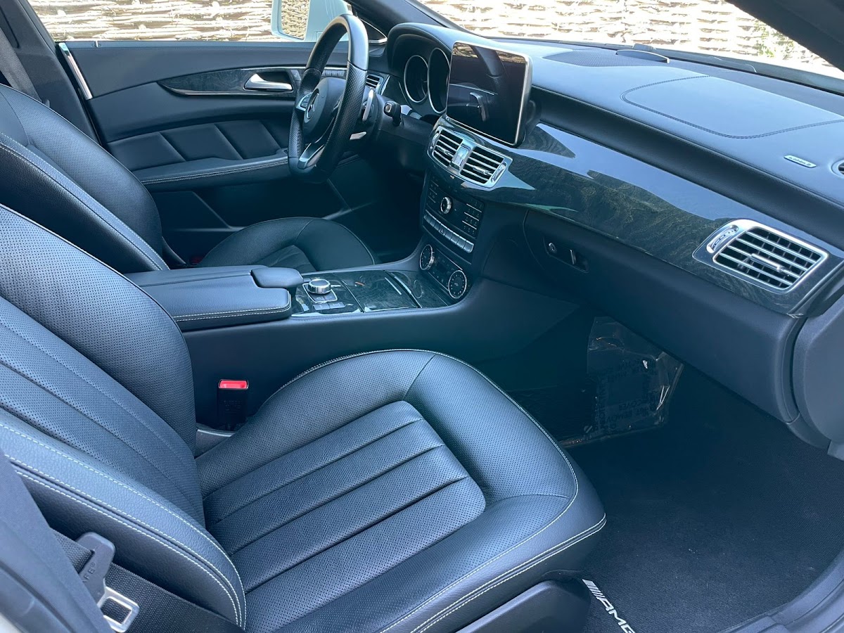 Mercedes-Benz CLS — кадр 4 из 4