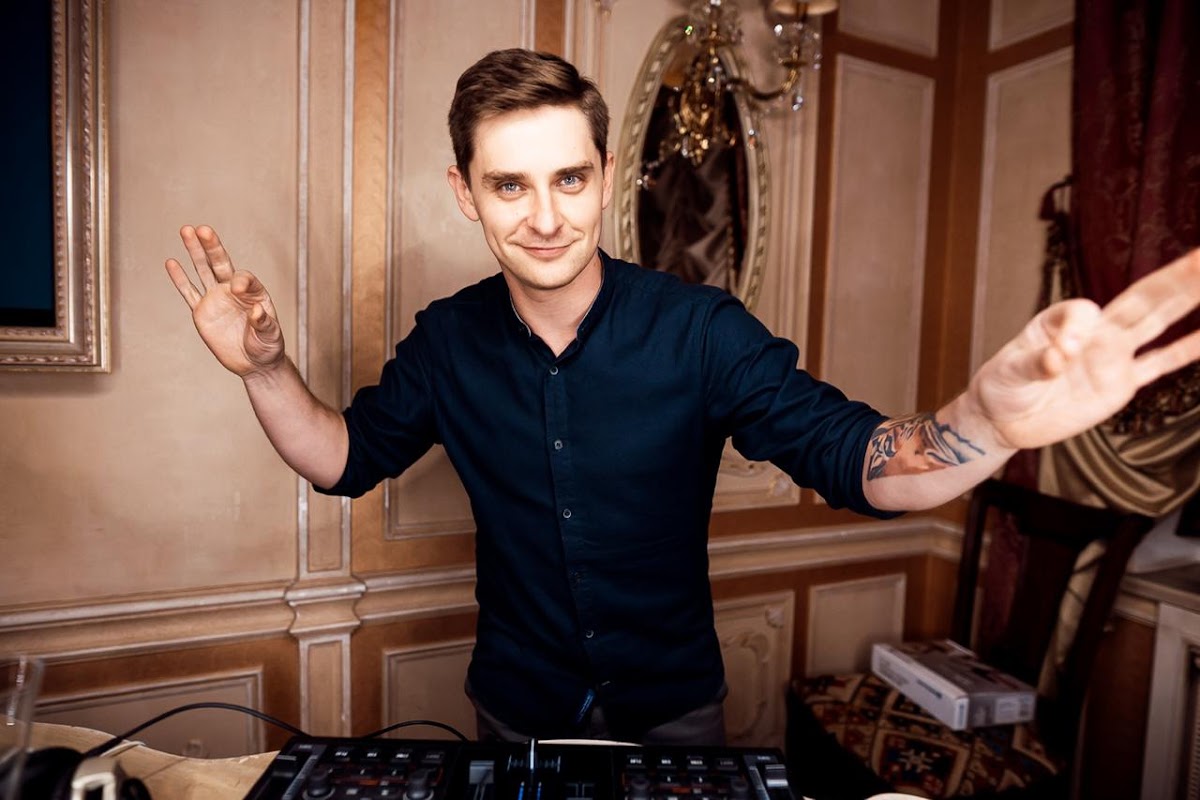 Dj Hobbit