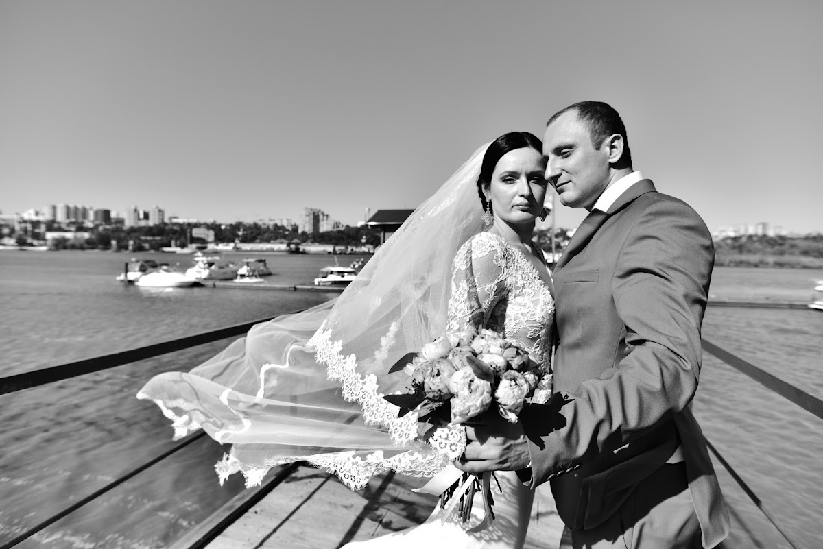 Алексей и Анна 26 сентября 2015 года в Онегин Дача. Жених съел свидетельство о регистрации