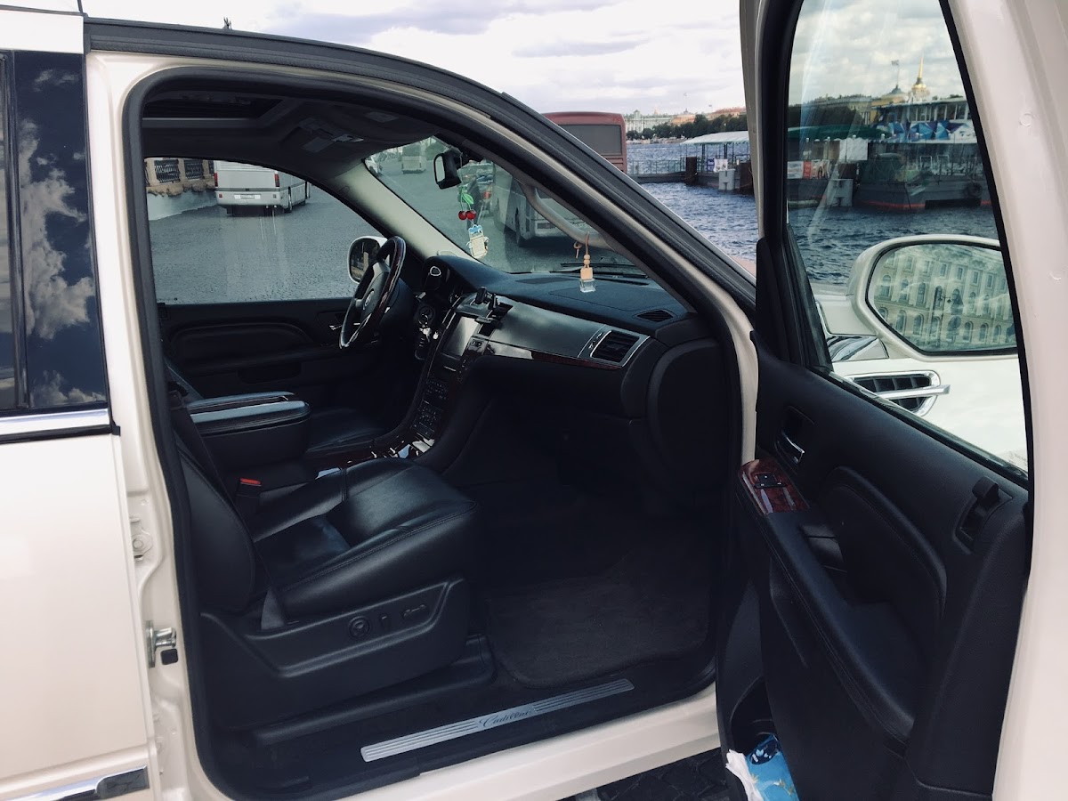 Cadillac Escalade — кадр 4 из 5