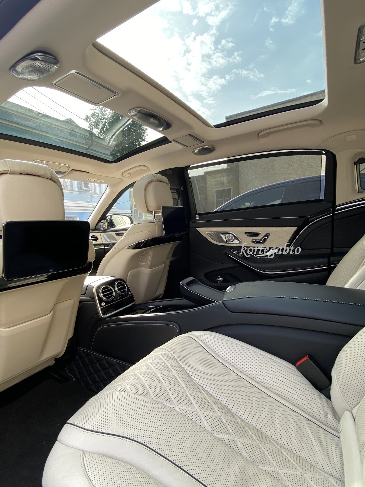 Аренда Mercedes-Benz Maybach S-класс X222 ( Мерседес Майбах )