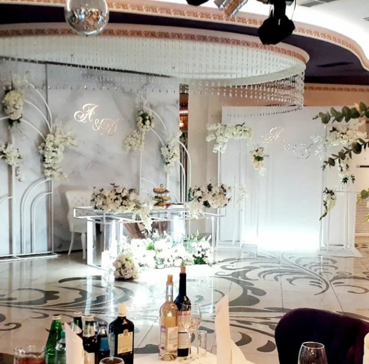 Оформление в банкетном зале hotel "Denart"