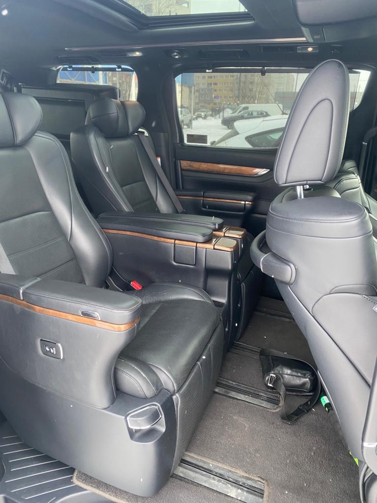 Toyota Alphard VIP