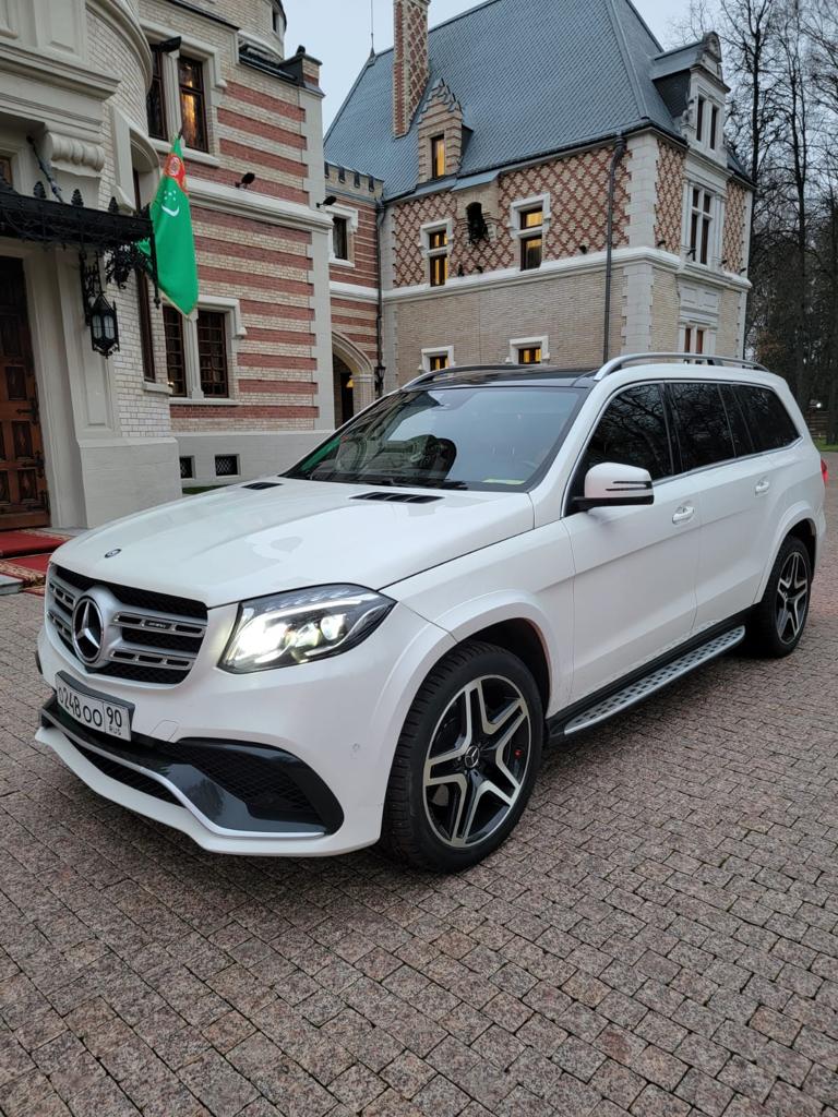 Mercedes-Benz GLS белый