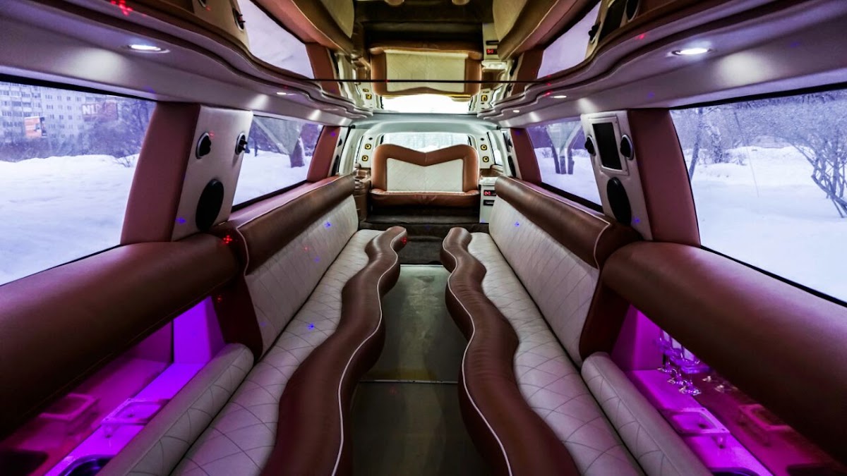 Cadillac Escalade 24 места — кадр 5 из 6