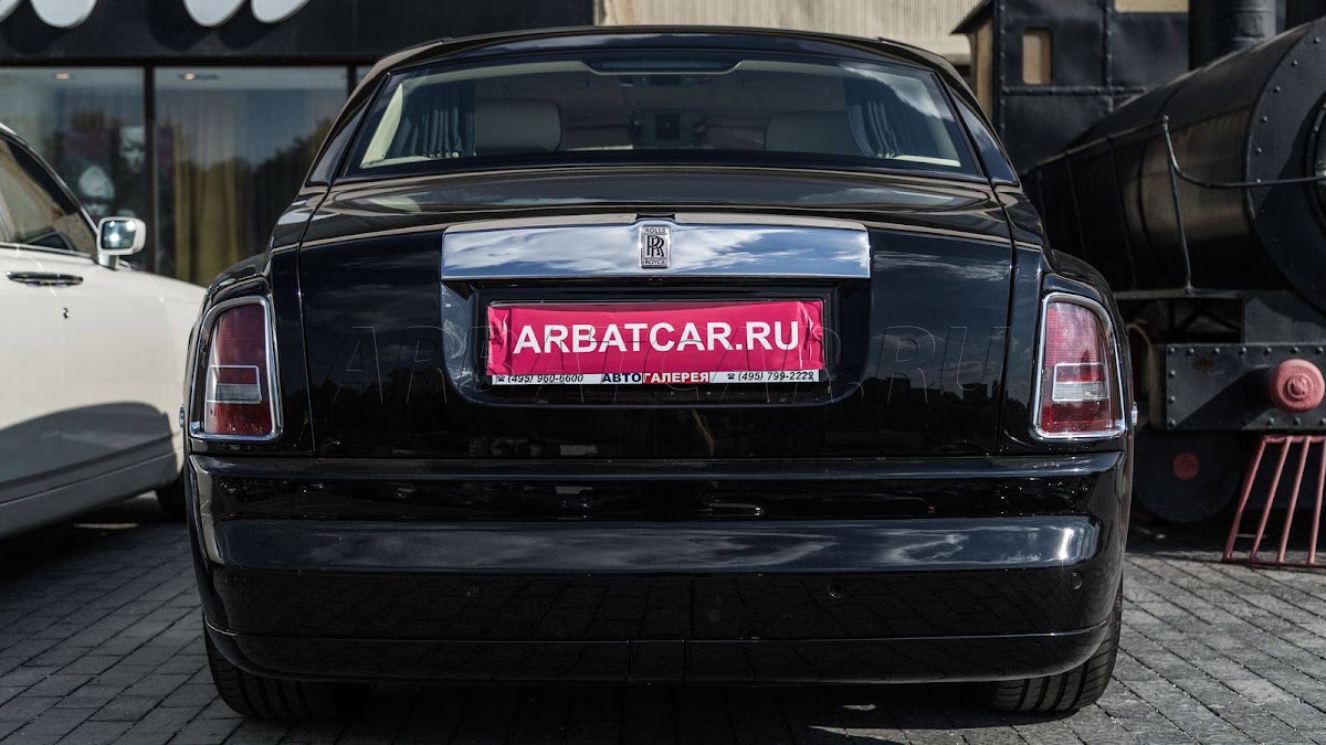 Rolls-Royce Phantom длинная база, черный — кадр 3 из 11