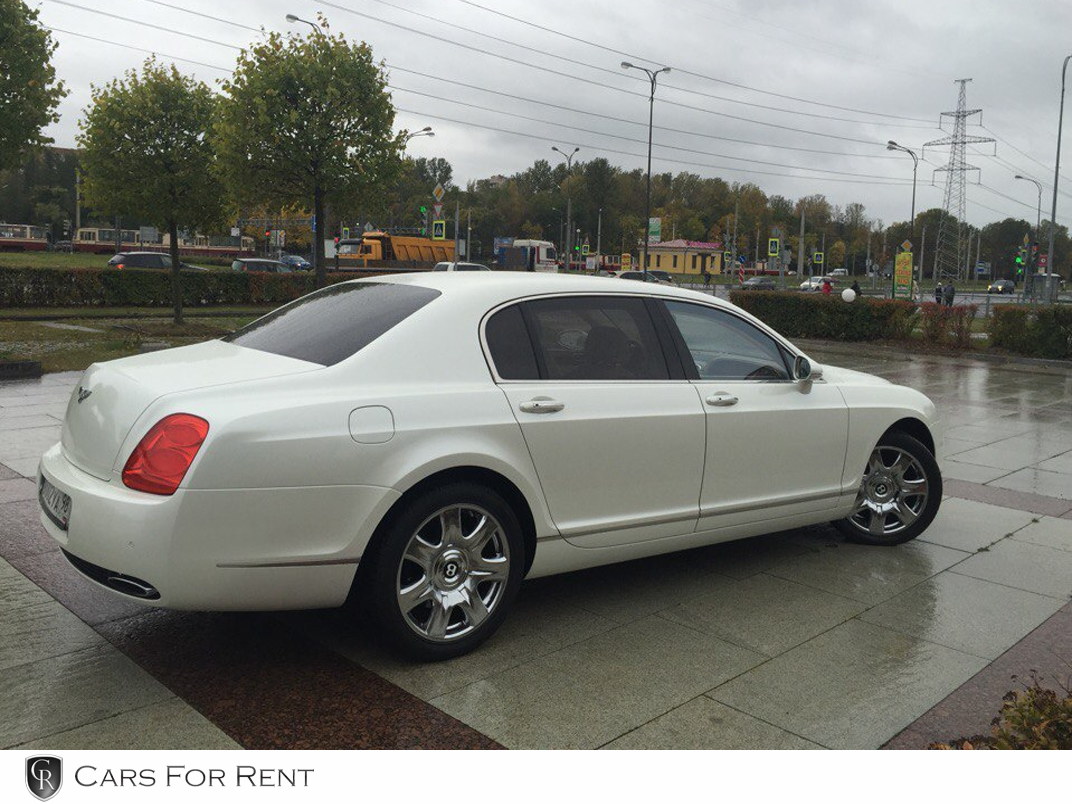 Bentley Continental — кадр 2 из 3