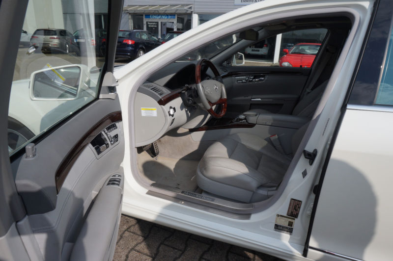Mercedes S-221