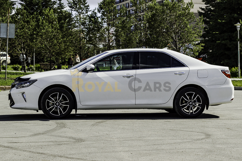 Toyota Camry V55 Exclusive Белая