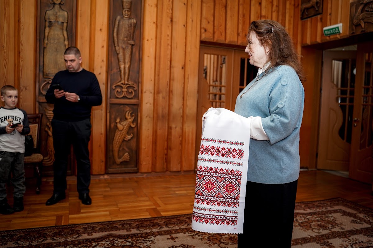 Алина и Андрей на фотосессии в Кировском ЗАГСе