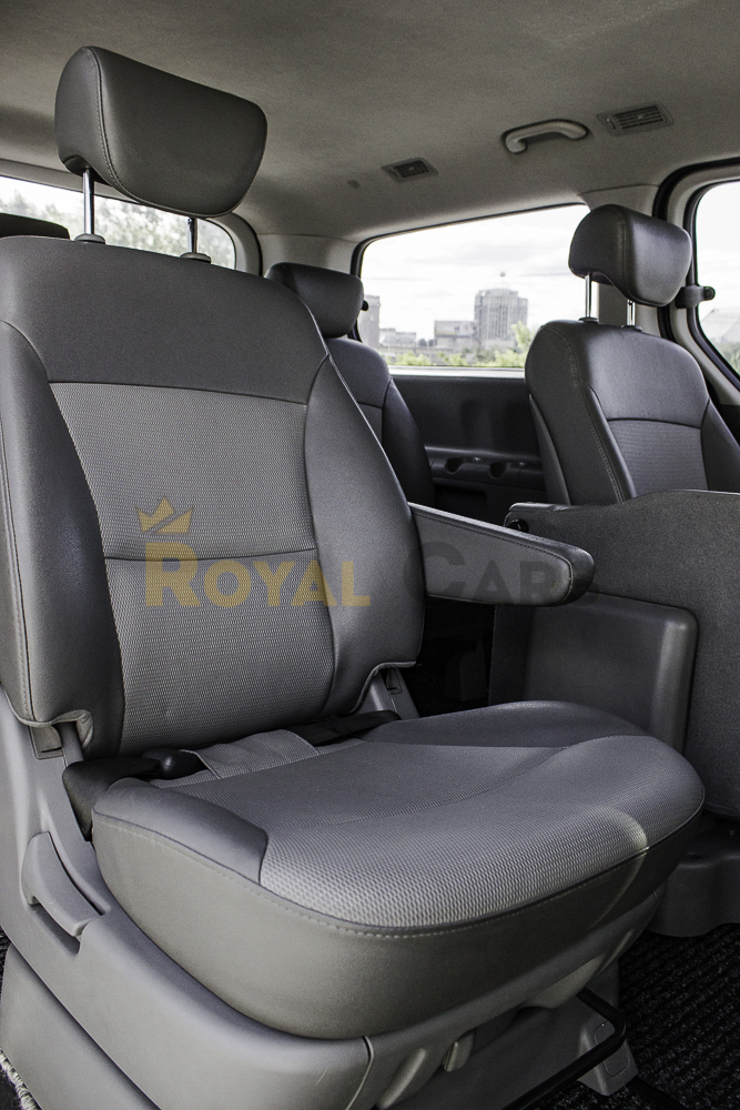 Hyundai Grand Starex Серебристый
