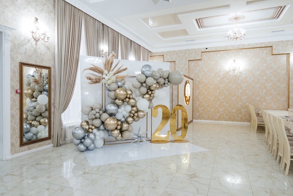 Основной зал