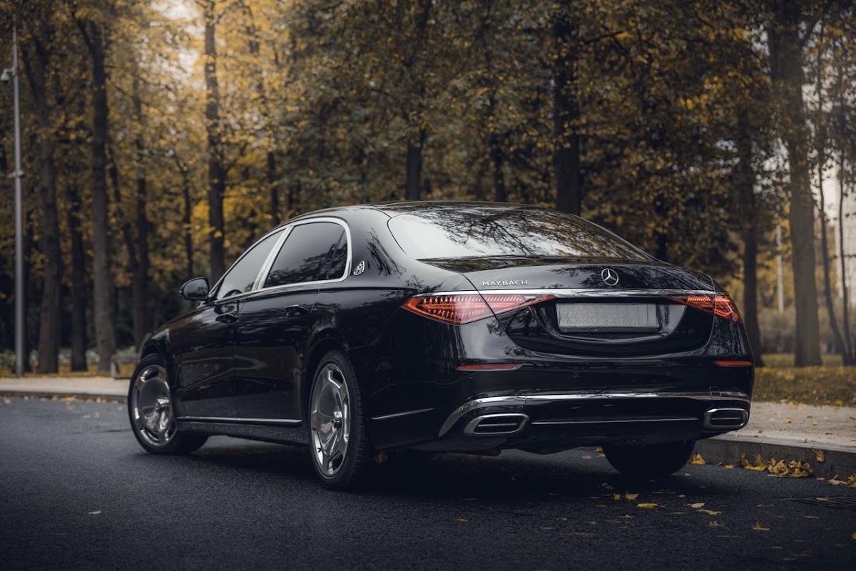 MERCEDES MAYBACH 223 — кадр 2 из 3