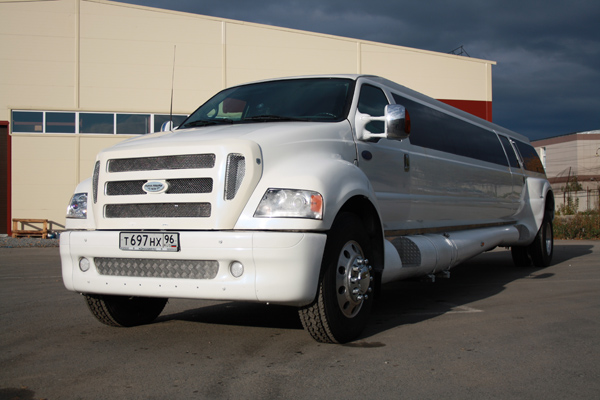 Ford F F-650 Мамонт